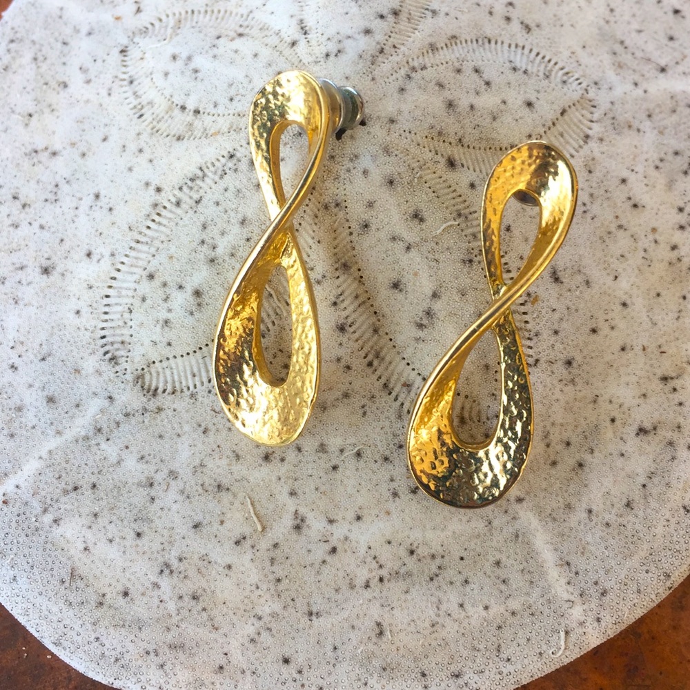 Vintage Infinity Earrings - gold tone  1 1/4” posts